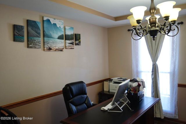 9605 Meghan Ln, Louisville, KY 40291