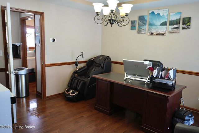 9605 Meghan Ln, Louisville, KY 40291