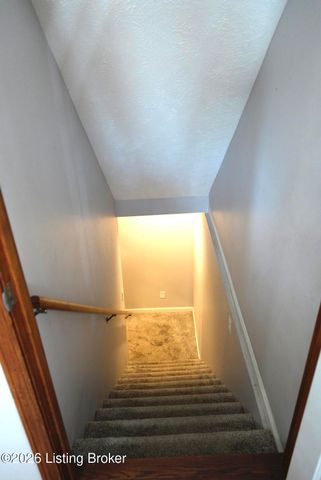 9605 Meghan Ln, Louisville, KY 40291