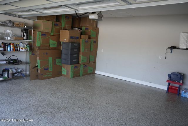 9605 Meghan Ln, Louisville, KY 40291