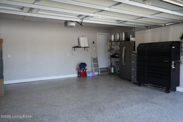 9605 Meghan Ln, Louisville, KY 40291