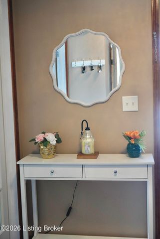 9605 Meghan Ln, Louisville, KY 40291