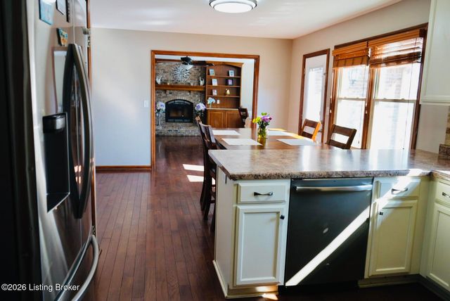 9605 Meghan Ln, Louisville, KY 40291