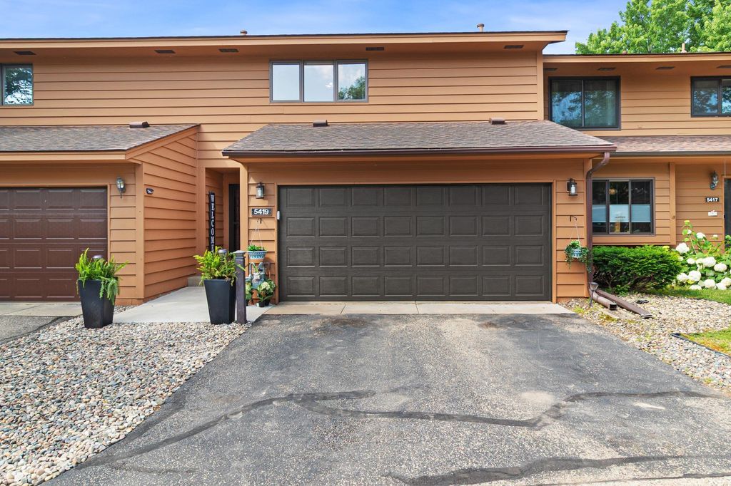 5419 Upper 147th Street W, Apple Valley, MN 55124
