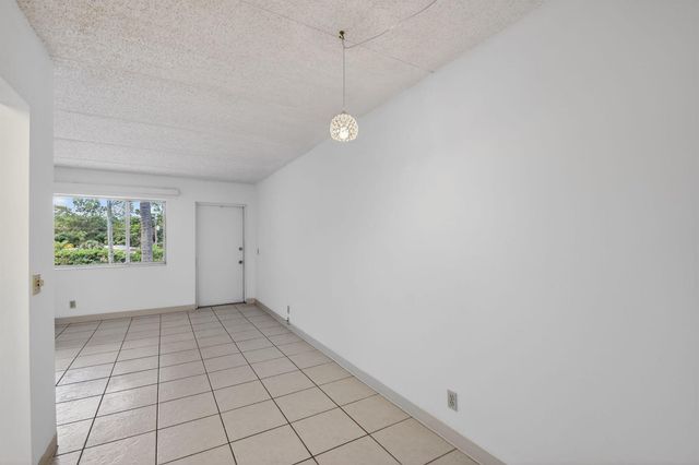 3300 Springdale Boulevard 208, Palm Springs, FL 33461