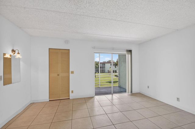 3300 Springdale Boulevard 208, Palm Springs, FL 33461