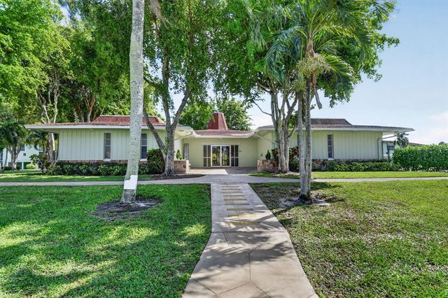 3300 Springdale Boulevard 208, Palm Springs, FL 33461