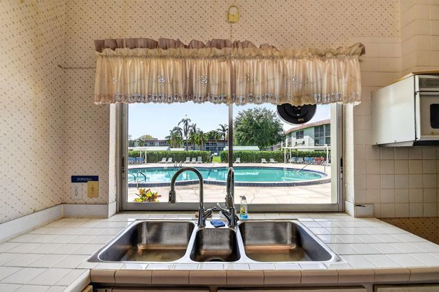 3300 Springdale Boulevard 208, Palm Springs, FL 33461