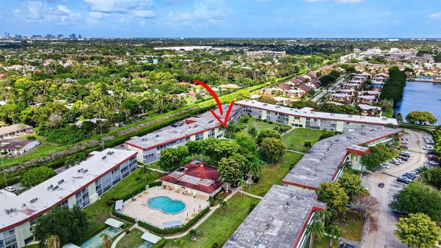 3300 Springdale Boulevard 208, Palm Springs, FL 33461