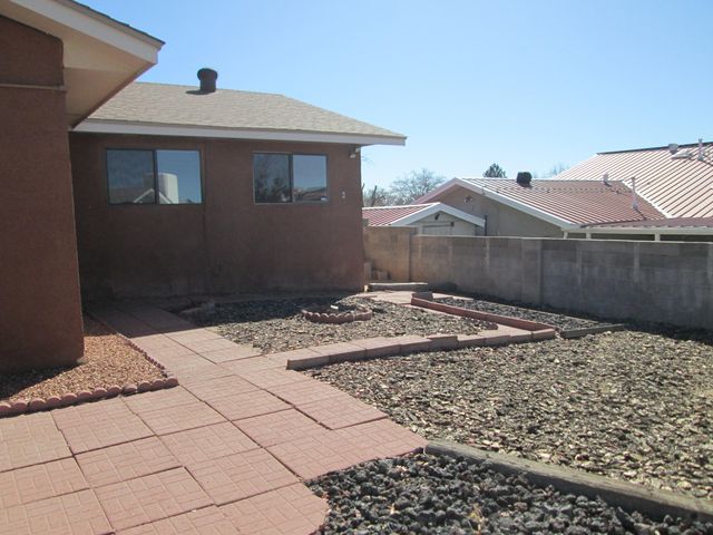 10105 Malaguena Lane NE, Albuquerque, NM 87111