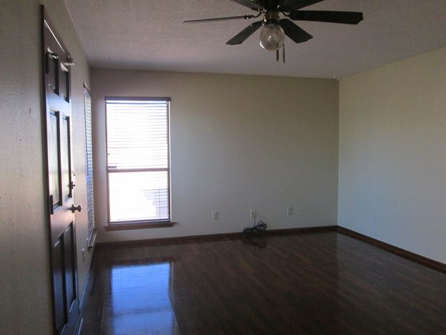 10105 Malaguena Lane NE, Albuquerque, NM 87111