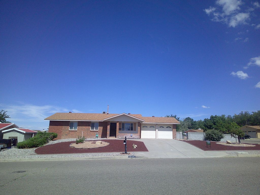 10105 Malaguena Lane NE, Albuquerque, NM 87111