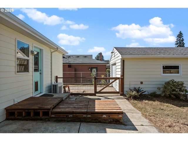4905 Se 99TH Ave, Portland, OR 97266