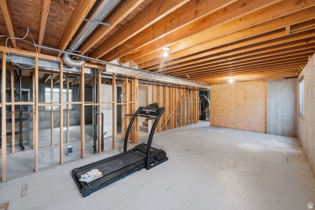 5645 S HIGHLAND PARK CT, Holladay, UT 84121