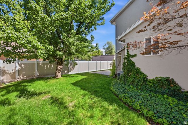 5645 S HIGHLAND PARK CT, Holladay, UT 84121