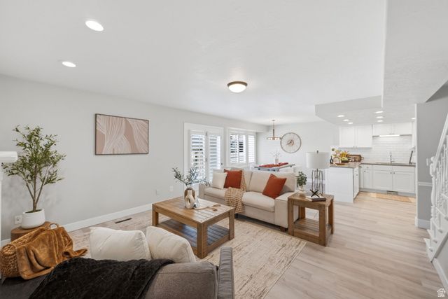 5645 S HIGHLAND PARK CT, Holladay, UT 84121