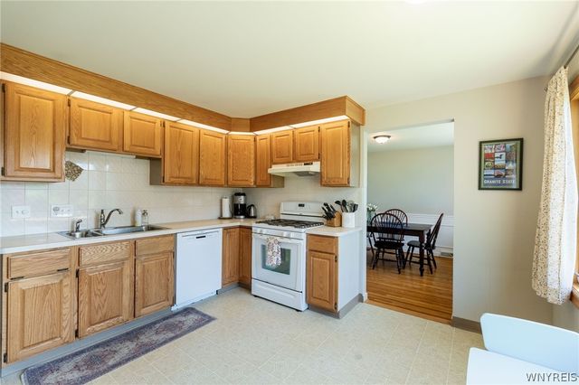 20 Evanshire Lane, Amherst, NY 14221