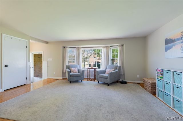 20 Evanshire Lane, Amherst, NY 14221