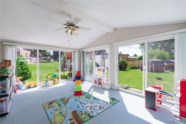 20 Evanshire Lane, Amherst, NY 14221
