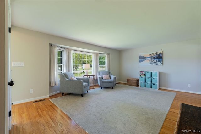20 Evanshire Lane, Amherst, NY 14221