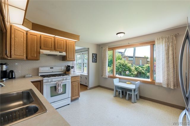 20 Evanshire Lane, Amherst, NY 14221