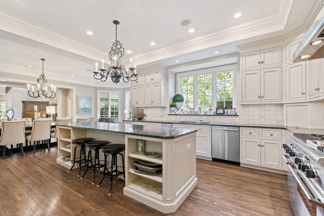 3102 White Oak Lane, Oak Brook, IL 60523