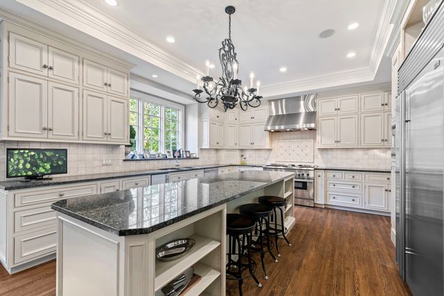 3102 White Oak Lane, Oak Brook, IL 60523