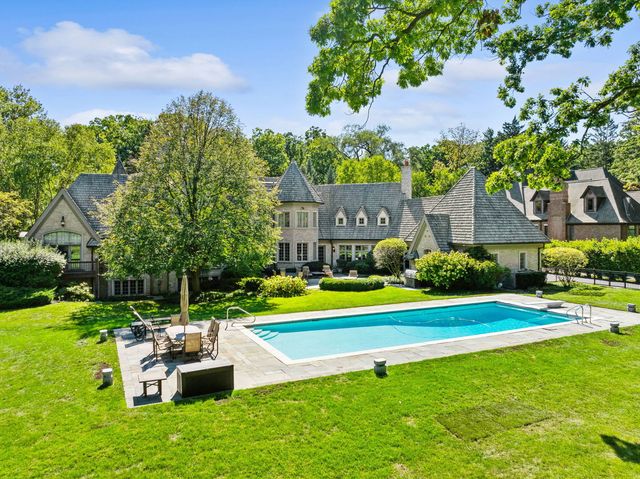 3102 White Oak Lane, Oak Brook, IL 60523