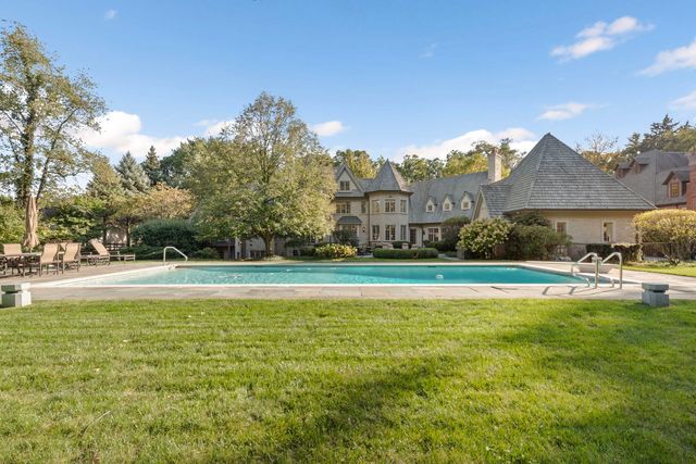 3102 White Oak Lane, Oak Brook, IL 60523