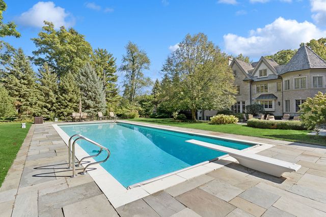 3102 White Oak Lane, Oak Brook, IL 60523