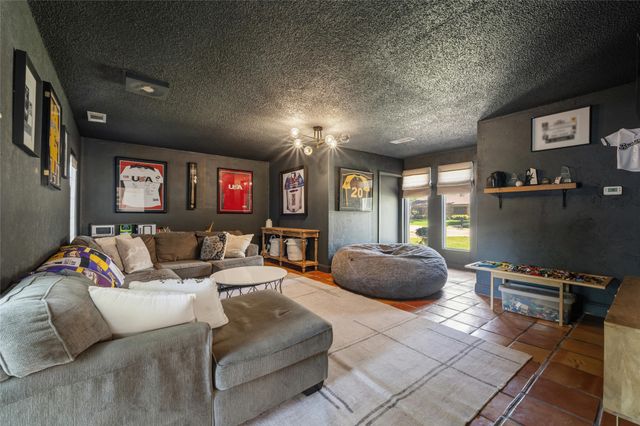 1201 Rockmoor Drive, Edgecliff Village, TX 76134