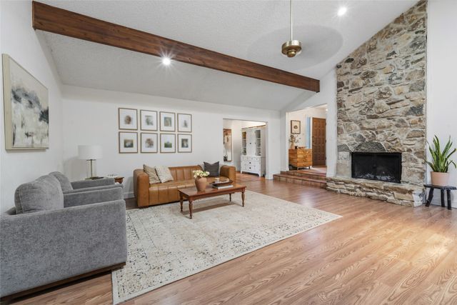 1201 Rockmoor Drive, Edgecliff Village, TX 76134
