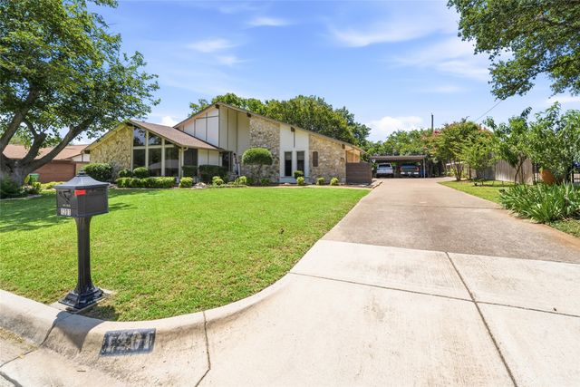 1201 Rockmoor Drive, Edgecliff Village, TX 76134