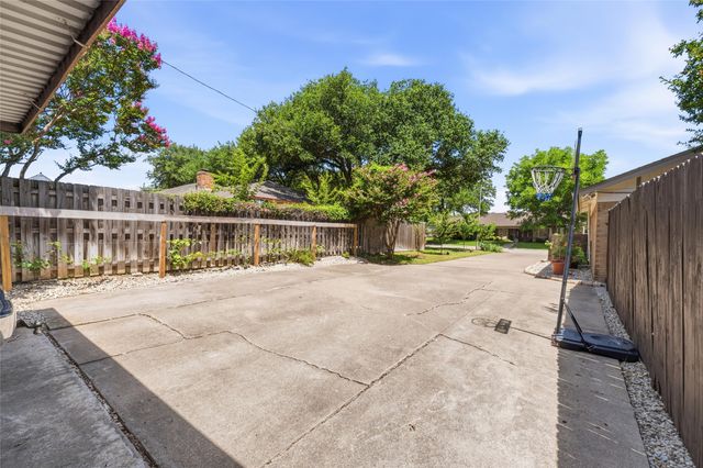 1201 Rockmoor Drive, Edgecliff Village, TX 76134