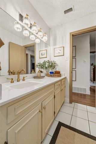 1201 Rockmoor Drive, Edgecliff Village, TX 76134