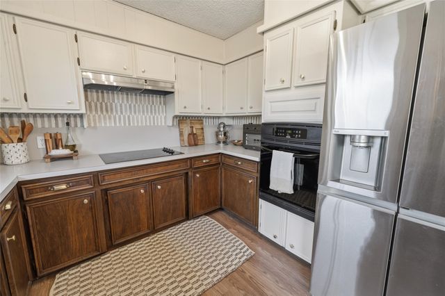 1201 Rockmoor Drive, Edgecliff Village, TX 76134