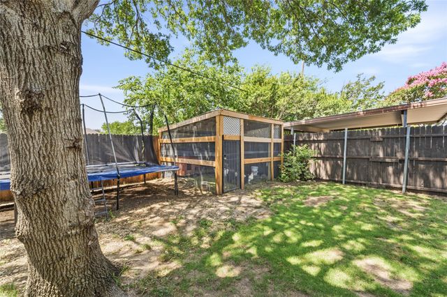 1201 Rockmoor Drive, Edgecliff Village, TX 76134
