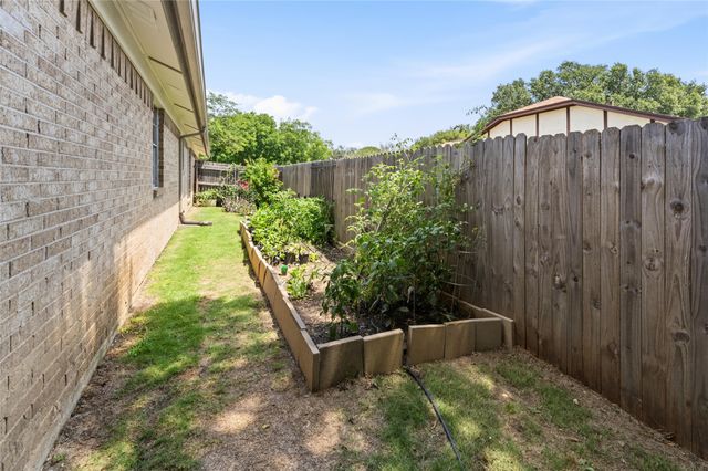 1201 Rockmoor Drive, Edgecliff Village, TX 76134