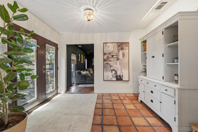 1201 Rockmoor Drive, Edgecliff Village, TX 76134