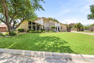 1201 Rockmoor Drive, Edgecliff Village, TX 76134