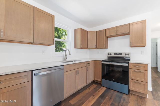1204 Hemlock Street, Rotterdam, NY 12306