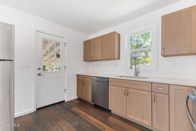 1204 Hemlock Street, Rotterdam, NY 12306