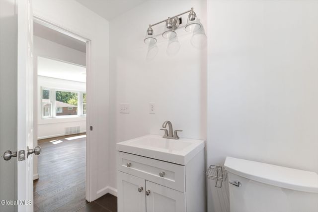 1204 Hemlock Street, Rotterdam, NY 12306