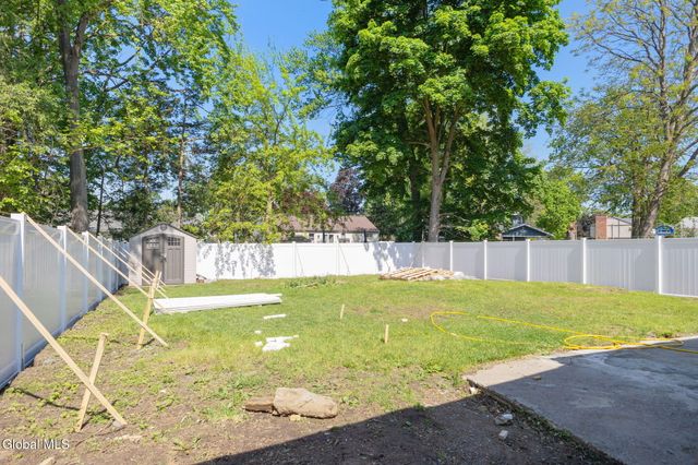 1204 Hemlock Street, Rotterdam, NY 12306