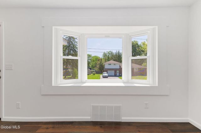 1204 Hemlock Street, Rotterdam, NY 12306