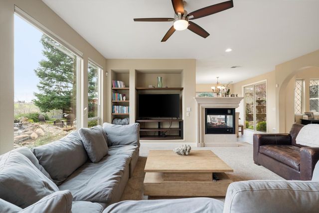 3681 Black Oak Dr, Rocklin, CA 95765