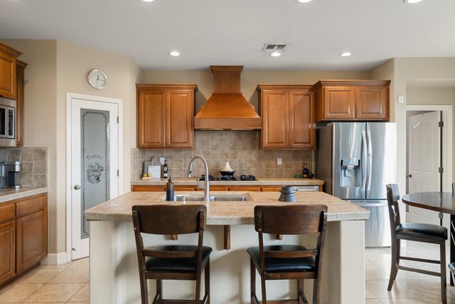 3681 Black Oak Dr, Rocklin, CA 95765