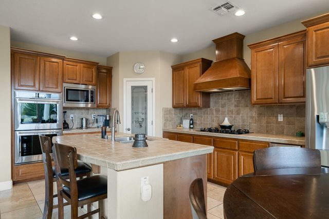 3681 Black Oak Dr, Rocklin, CA 95765