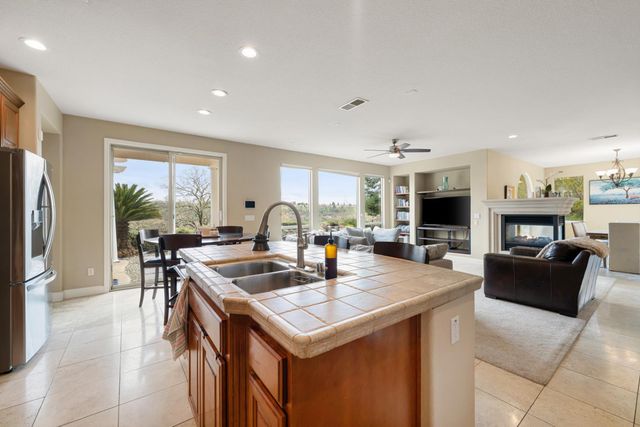 3681 Black Oak Dr, Rocklin, CA 95765