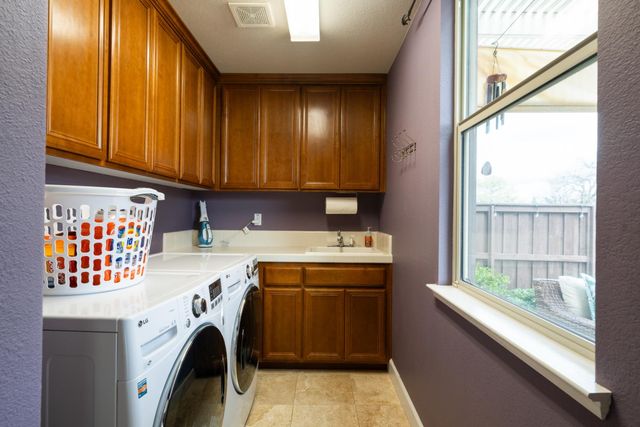 3681 Black Oak Dr, Rocklin, CA 95765